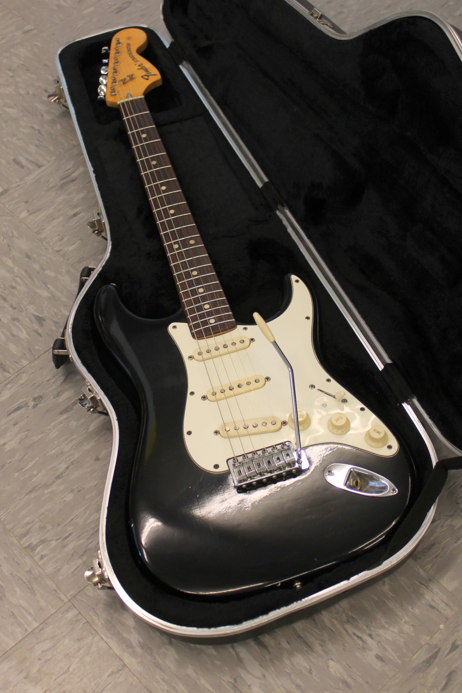 Fender-Stratocaster-1973-in-