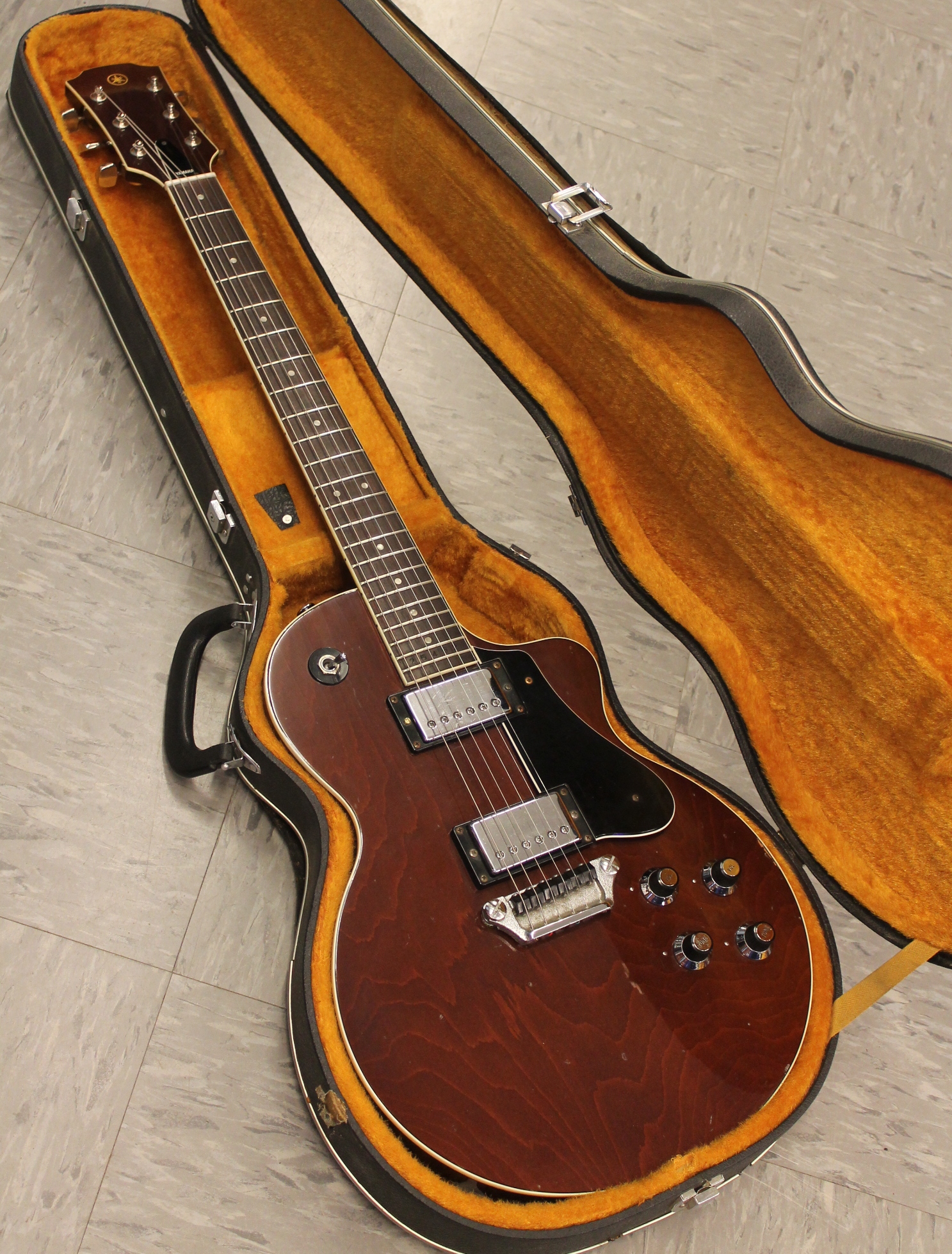 ヤマハ　SG-45 Unwrapping a Piece of Guitar History: Unboxing the 1973