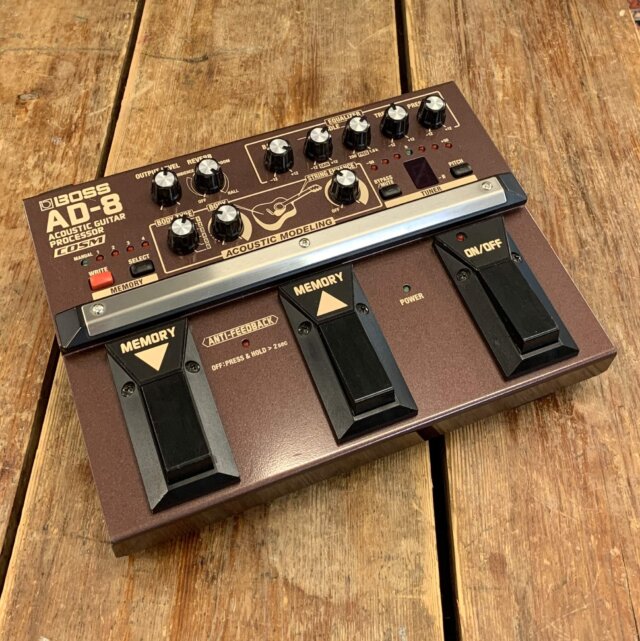 BOSS AD-8 Acoustic Guitar Processor (käytetty)