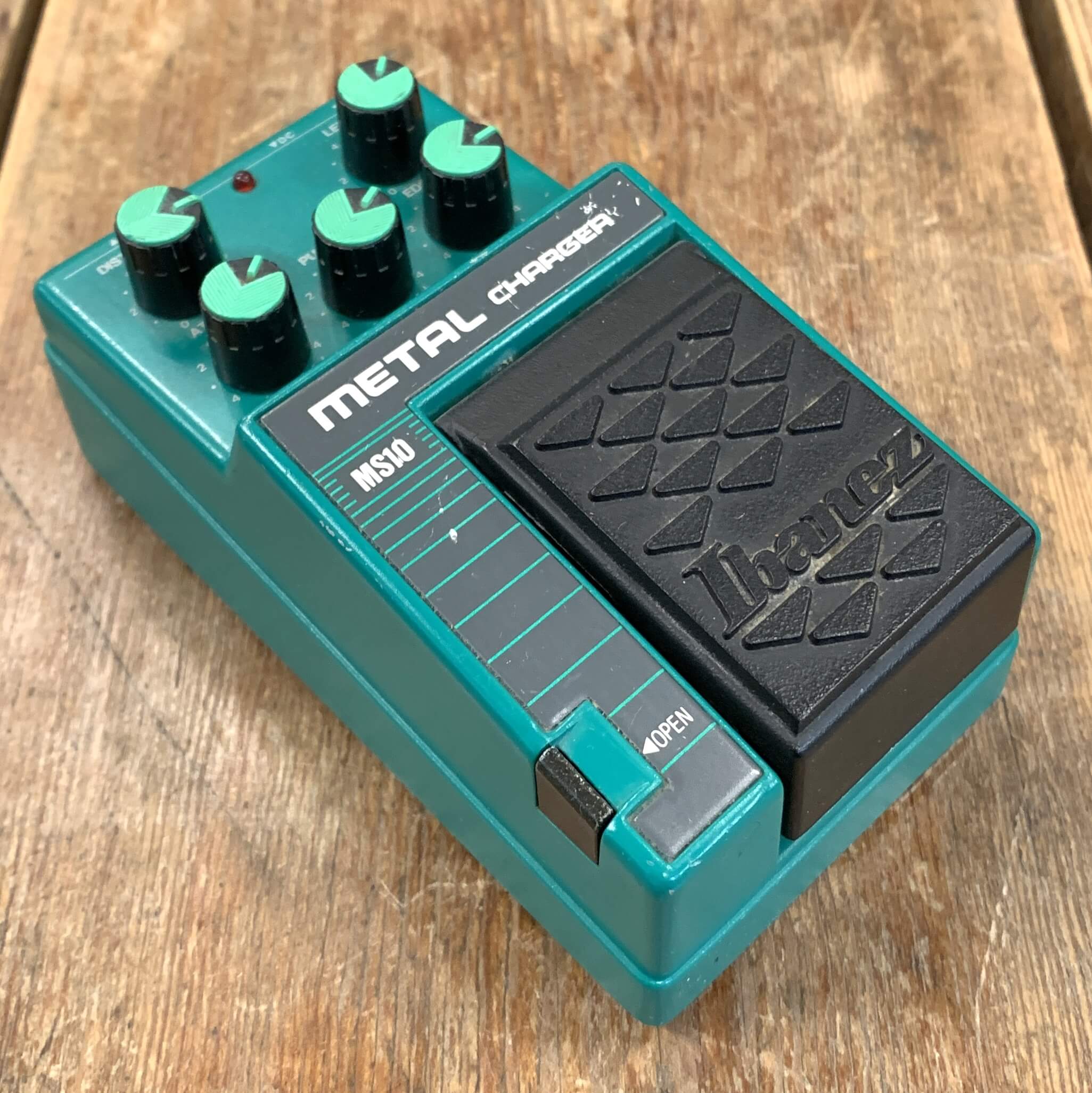 Ibanez discount metal charger