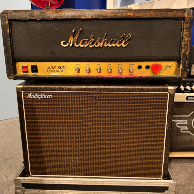 Marshall JCM 800 + Änäkäinen "Heikki" 2x10" Heikki Silvennoinen