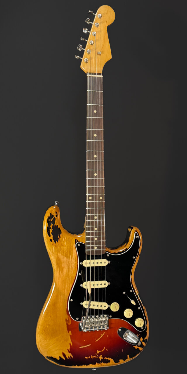 ESP/Edwards E ST SRV Distressed 3 tone sunburst 2024