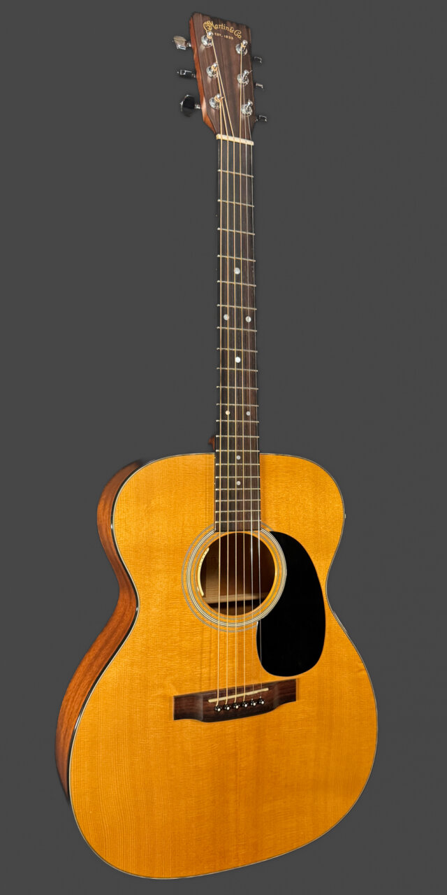 Martin 000-18 2002