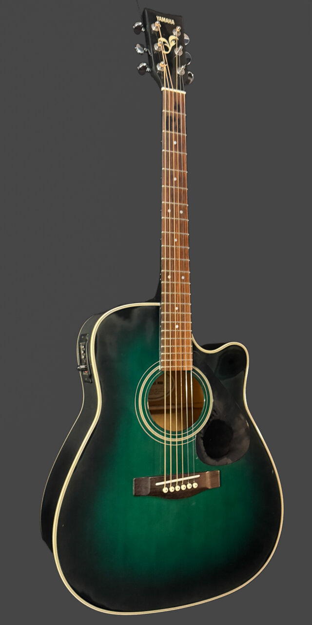 Yamaha FG-411 CE